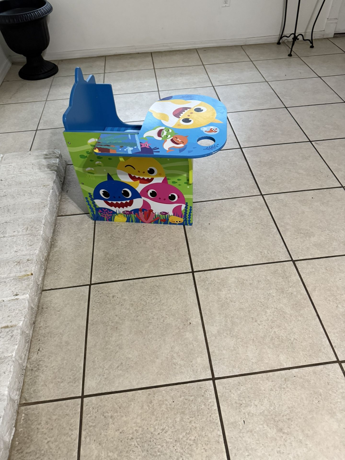 KIDS CHAIR DESK VERY GOOD CONDITION