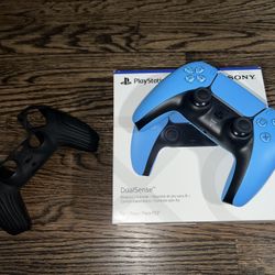Sony PlayStation 5 PS5 DualSense Wireless Controller Starlight Blue - Like New! Comes W/ Black Silicone Cover