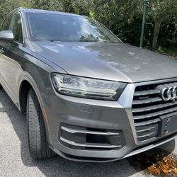 Audi Q7 Premium Plus 3.0 T , Leather Seat, Panoramic Sunroof, 80% Of Tires, Cold A/C, Bosé Sound, Clean Title