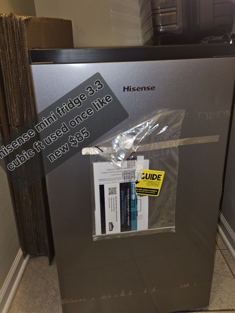 Hisense 3.3-cu ft Mini Fridge $85