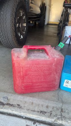 Free portable 5 gallon gas tank