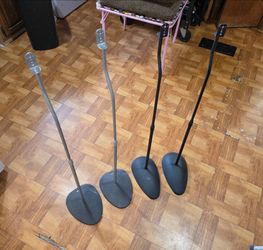 Adjustable speaker stands