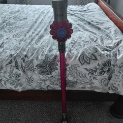 Dyson V7 Motorhead cordless vacuum cleaner. 