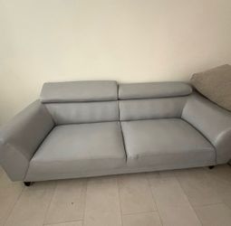 FREE COUCHES