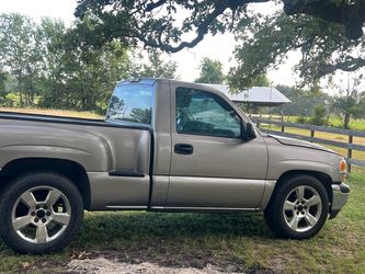 I’m selling my gmc sierra 2000 v6 in good working condition good engine and good transmission new a/c just put it new compressor the heater core been 