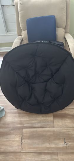 Round Folding Chair Cash Only