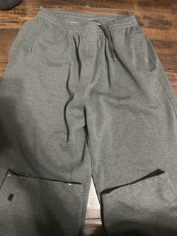 Has A Hole Inside Of Pocket Size Xl