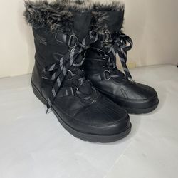 Rugged Outback snow winter boots with faux fur Women’s 10