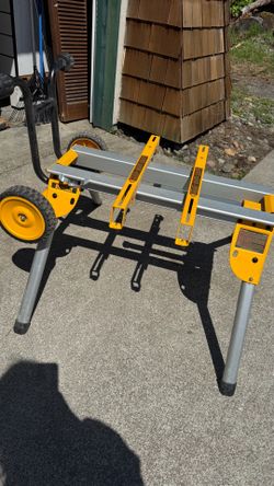 DEWALT Rolling Table Saw Stand