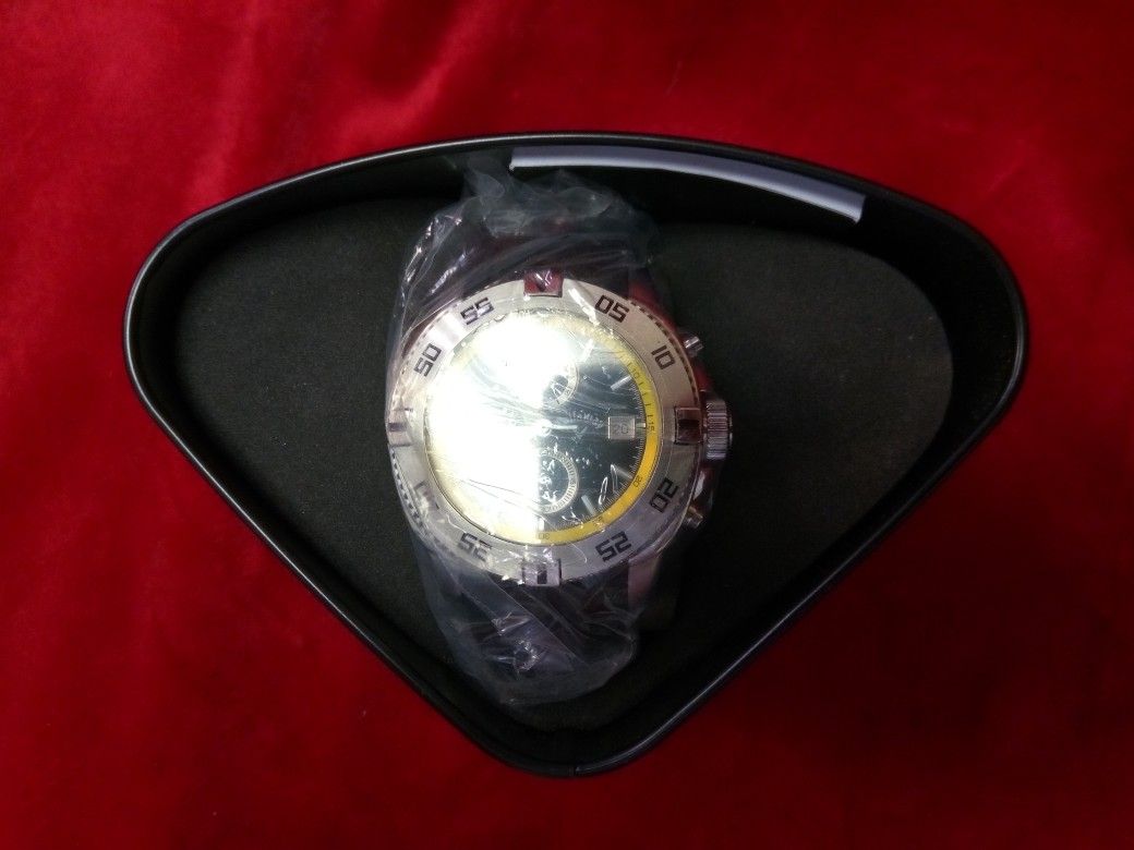 Round Silver Callaway Golf watch