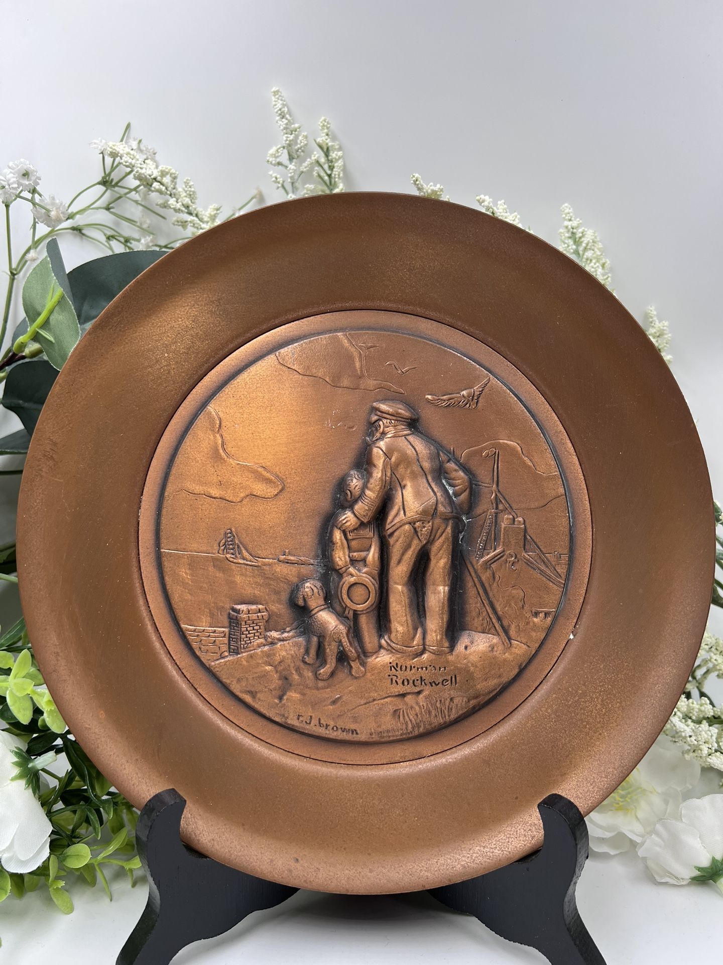 Norman Rockwell “Looking Out to Sea” 1977 – Creative World – Sculpted by Roger Brown – 8” – w/ COA