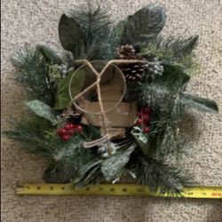 Center piece with candle holder 