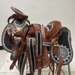 Nueva Montura Charra Bordada Con Cantinas Desmontables 