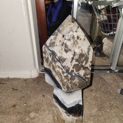 Volcanic Agate Stone Obeliisk