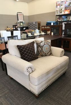 Brand New Throne Chair XXL