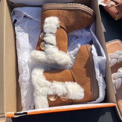 Size 5 Toddler Adorable Boots 