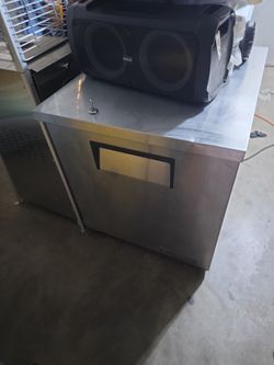 True refrigerator