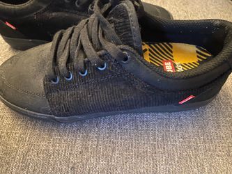 Globe skate shoe
