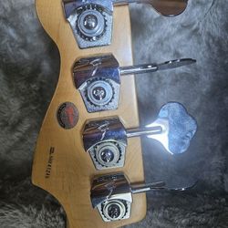 Vendo Guitar Bass Precision Made In Usa