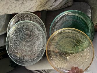 Glass Hobnail dew drop Green Dinner Plates, Set of 4  2/ clear~  1 light yellow ~ 1 light green  Hobnail Charger Plates