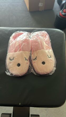 Cute Toddler’s Slippers Size T5-8 Only $2