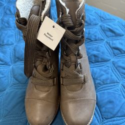 Target Sorel Wedge Boot dupe