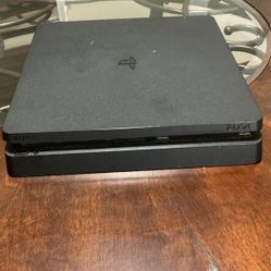 PS4 Slim 1 TB 