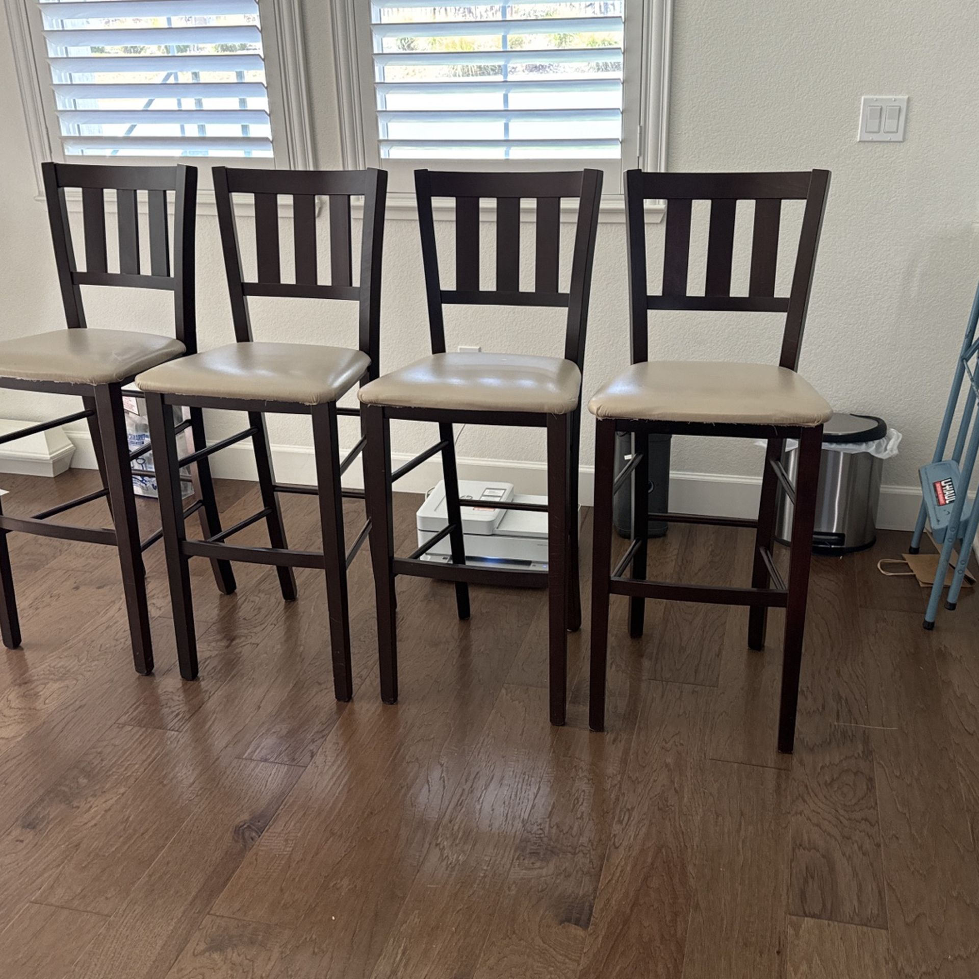 4 Bar Stools For Kitchen Counter Top $100/set