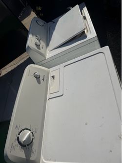 Amana washer and dryer in good condition