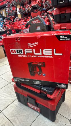 Milwaukee 16 Ga Finish Nailer 
