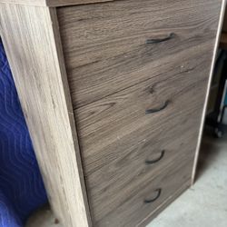 4-Drawer Chest 