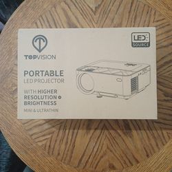 PORTABLE

LED PROJECTOR