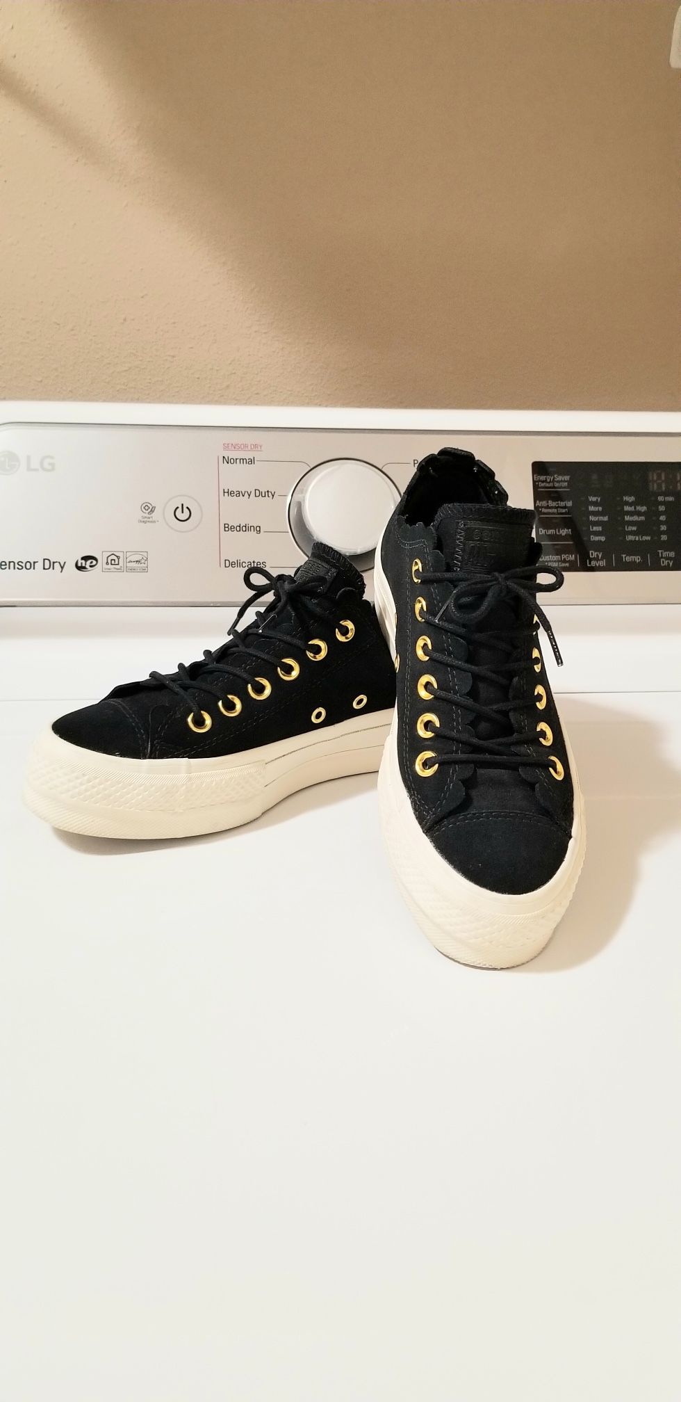 Converse All Star Platform Black W/gold Size 6