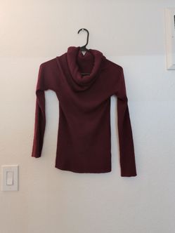 Set of 2 Long-Sleeve Cowl Neck Tops / Set de 2 blusas de manga larga con cuello holgado