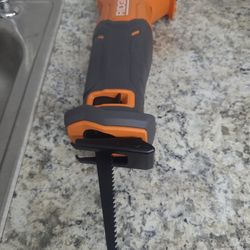 RIDGID

18V Brushless Cordless Reciprocating Saw (Tool Only)

