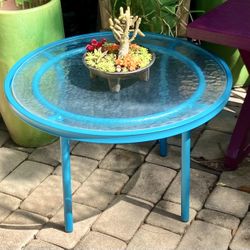 Outdoor Aluminum Glass Top Side Table: 24”W x 15”H