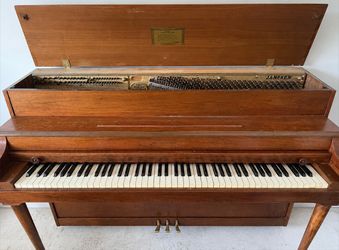 Janssen Creed Piano