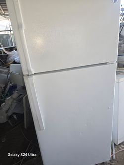 General Electric Fridge Apt Size 30 by 64 High