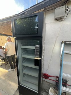 Brand New - Vending Machine - With Card Reader And Weighted ai