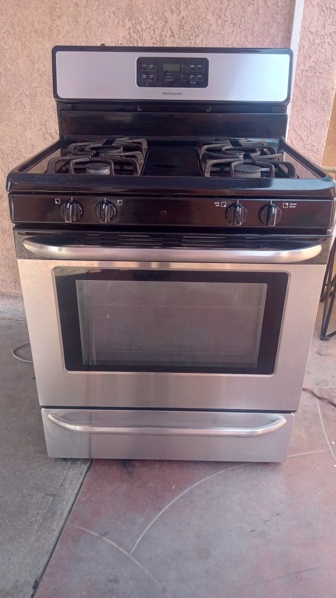 Frigidaire Gas Stove ( Free Delivery 🚚