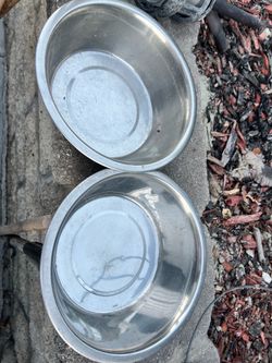 Pet supplies bowls, pooper scoopers $10 for all