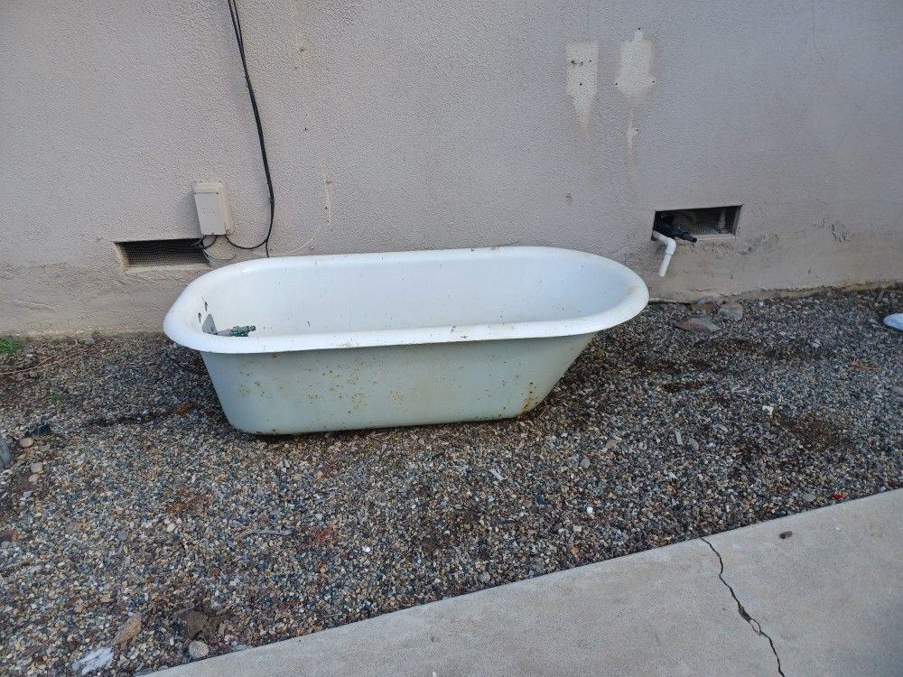 Old Fashioned Bathtub