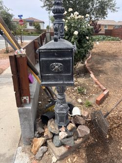 Mail box (antique)
