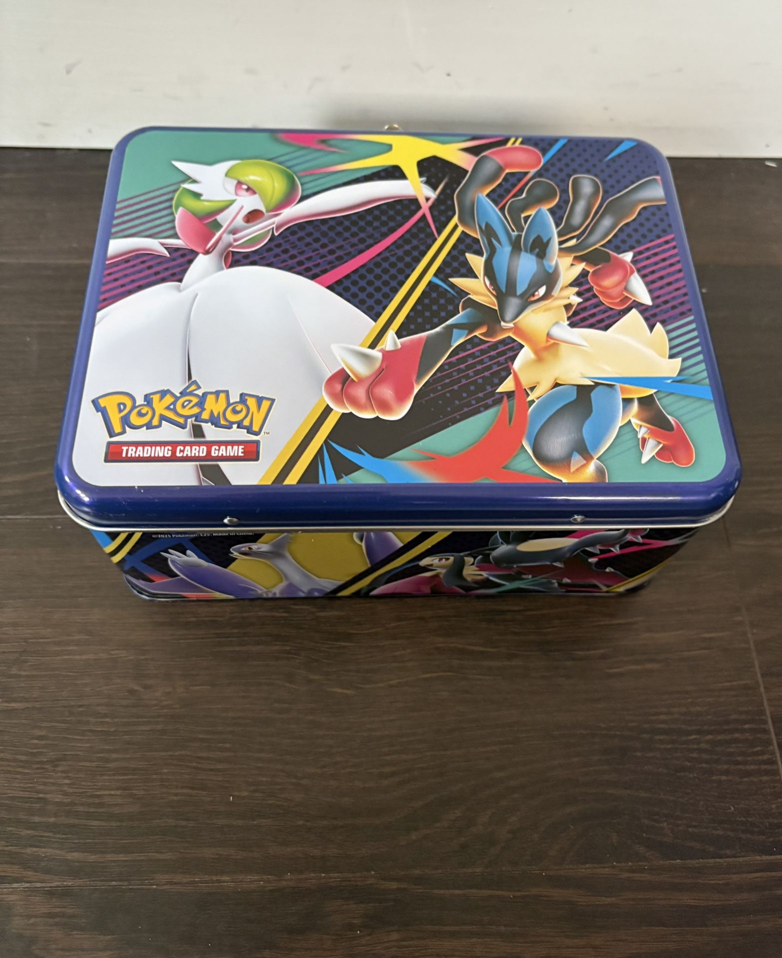 Pokémon New Lunchbox Tin With Stickers And Mini Binder 