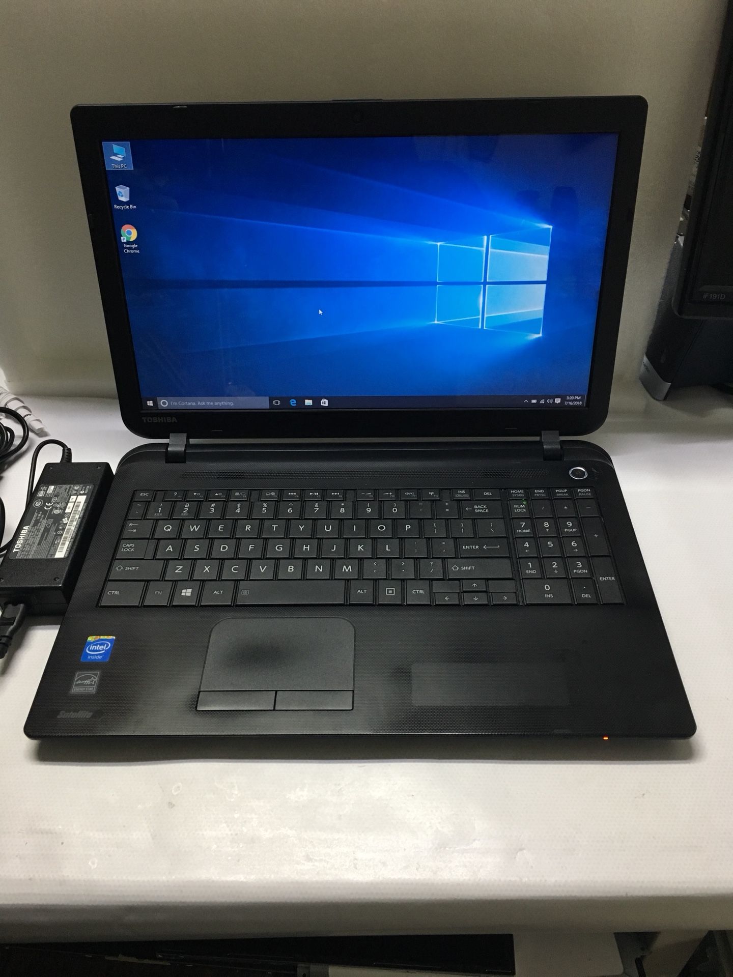 Pre-Black Friday Sales Toshiba Satellite C55B5201 15.6in. (500GB HD, Intel Celeron Dual-Core, 2.16GHz, RAM 4gb) WIn 10 :