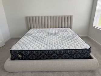 Serta Perfect Sleeper Calming Nights Firm King Mattress – Like New (Only 2 Weeks Old)