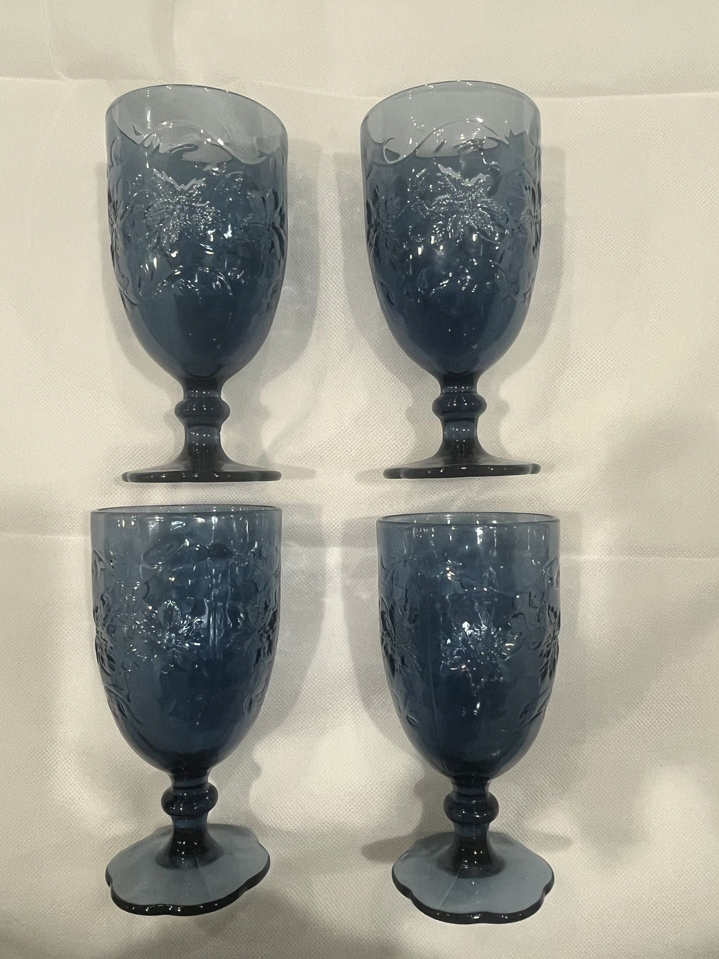 Gorgeous set of 4 Ice Yea Goblets Princess House Sapphire Blue FANTASIA