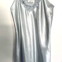 Vintage Nightgowns / Dress Slips