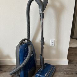 Vacuum Kenmore Intuition 116 Canister 12.0 Amps With Attachments