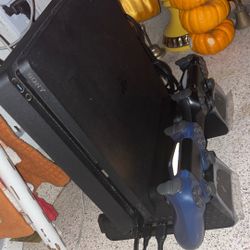 PS4 Two Controllers And Multifunctional Cooling Stand 